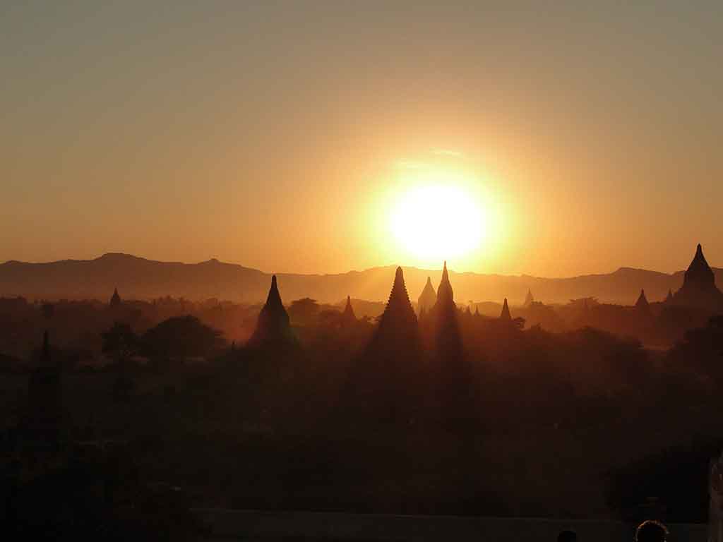 Atardecer en Bagan Atardecer en Bagan