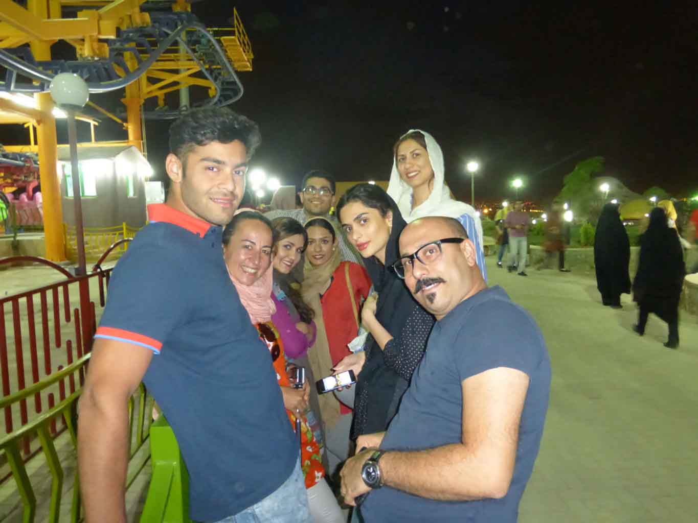 En Isfahan, en el parque de atracciones con unos amigos.