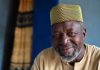 El jefe del pueblo de Faoye, Senegal