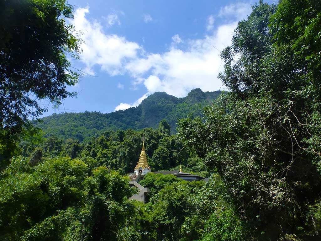 Wat Tham Pha Plong, Chiang Dao Wat Tham Pha Plong, Chiang Dao