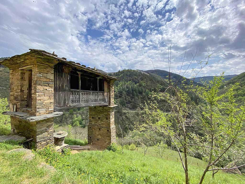 turismo rural, horreo, taramundi, asturias