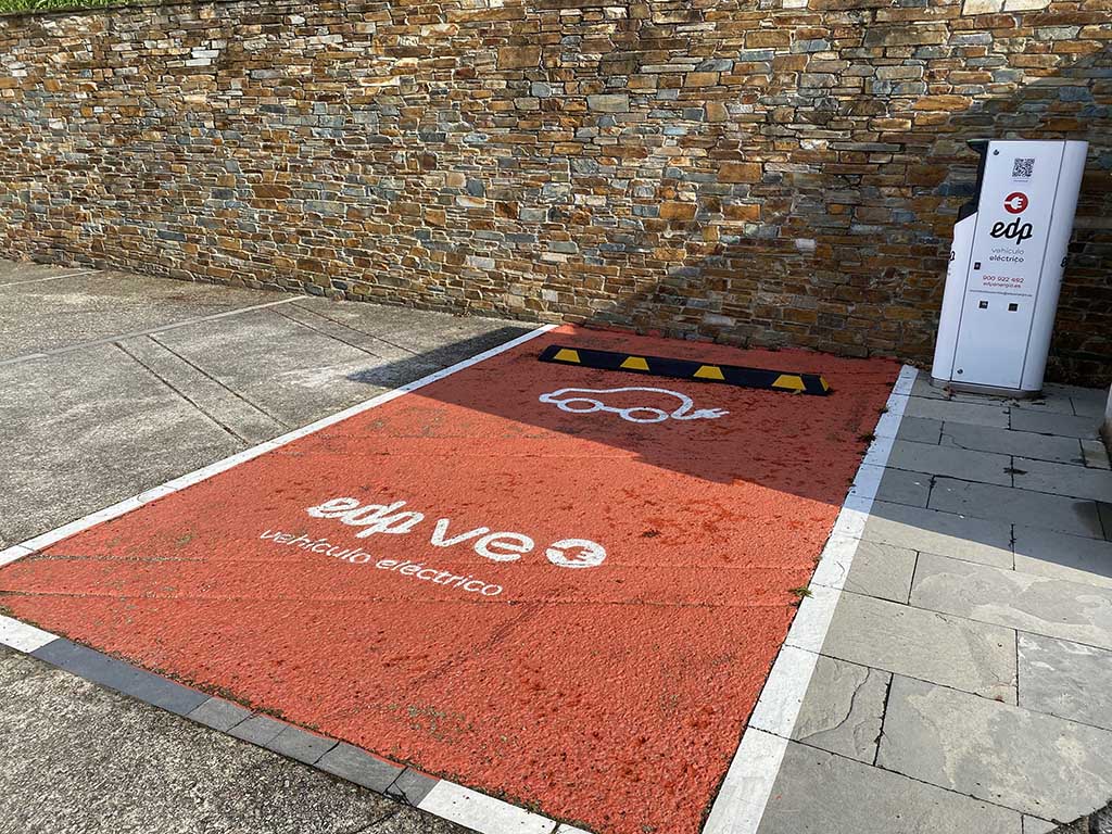 turismo rural, Punto de recarga para coches eléctricos, Taramundi